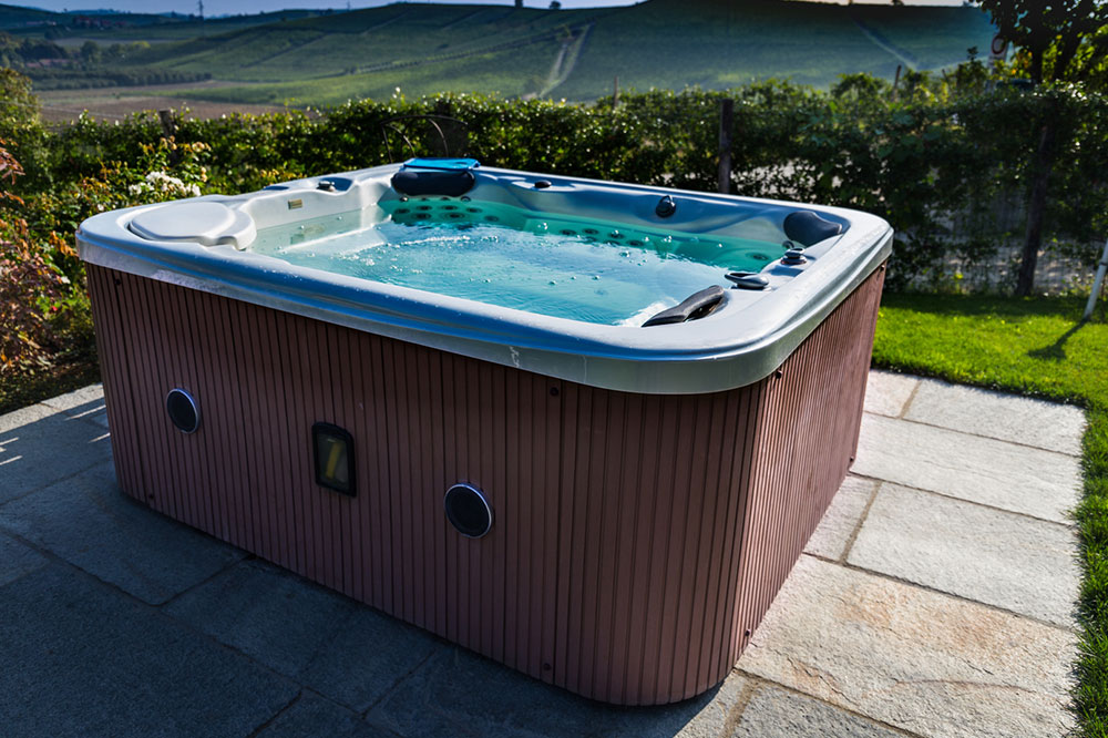 4 Factors to Consider Before Buying a Hot Tub